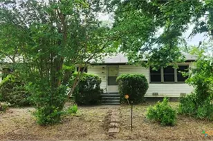801 S 11th St, Copperas Cove, TX 76522 - Photo 1