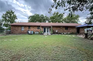 501 S 6th St, Lometa, TX 76853 - Photo 6