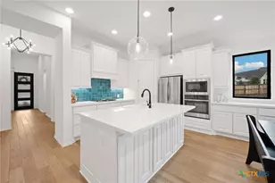 655 Vireos St, New Braunfels, TX 78132 - Photo 4