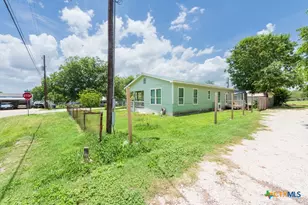 7 River St, Prairie Lea, TX 78661 - Photo 32