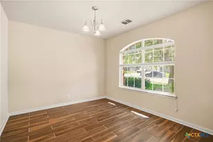 509 Roadrunner Ave, New Braunfels, TX 78130 - Photo 6