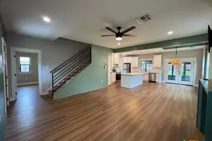 1704 N Washington St, Victoria, TX 77901 - Photo 2