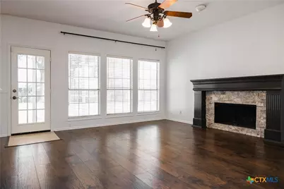 207 Champions Row, Victoria, TX 77904 - Photo 6