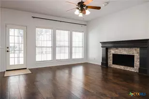 207 Champions Row, Victoria, TX 77904 - Photo 6