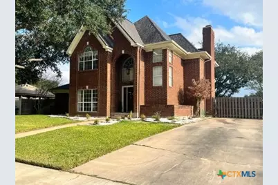 207 Champions Row, Victoria, TX 77904 - Photo 2