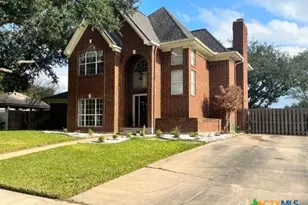 207 Champions Row, Victoria, TX 77904 - Photo 2