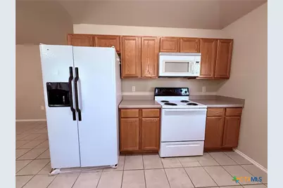 1035 Helen Drive #B, New Braunfels, TX 78130 - Photo 6