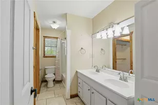 903 Summit St, Round Rock, TX 78664 - Photo 14