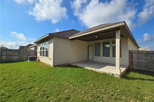 1324 Spring Row St, New Braunfels, TX 78130 - Photo 28