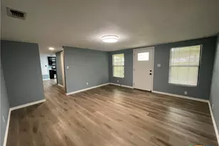 365 Forshage Blvd, Seguin, TX 78155 - Photo 8
