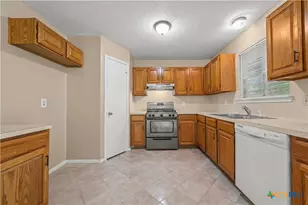 3301 Honeysuckle Dr, Killeen, TX 76542 - Photo 10