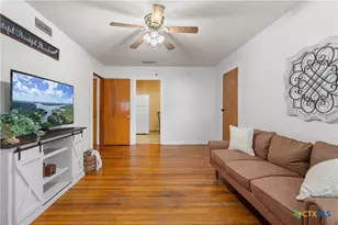 1922 S 41st St, Temple, TX 76504 - Photo 4