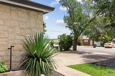 1104 Hilltop Drive, San Marcos, TX 78666 - Photo 4