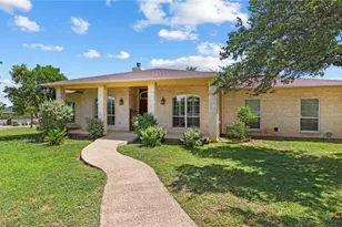 1443 Kings Cove Dr, Canyon Lake, TX 78133 - Photo 4