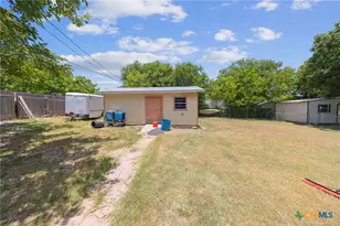 1007 W Ave A, Lampasas, TX 76550 - Photo 26