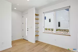 104 Lively Ln, San Marcos, TX 78666 - Photo 2