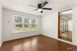 432 Romberg St, Seguin, TX 78155 - Photo 4
