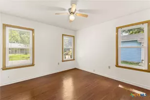 432 Romberg St, Seguin, TX 78155 - Photo 8