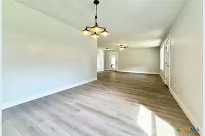 307 S East Street, Edna, TX 77957 - Photo 16