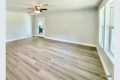 307 S East Street, Edna, TX 77957 - Photo 14