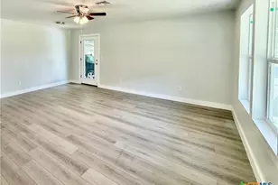 307 S East St, Edna, TX 77957 - Photo 14