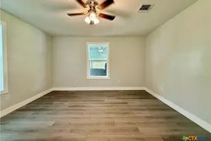 307 S East St, Edna, TX 77957 - Photo 24
