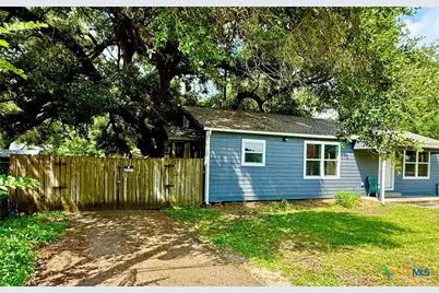 307 S East Street, Edna, TX 77957 - Photo 4