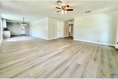 307 S East Street, Edna, TX 77957 - Photo 12