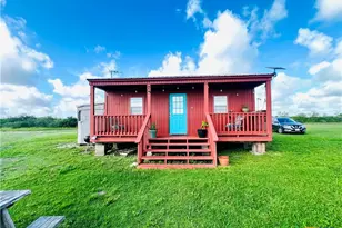 607 Tap Rd, Port Lavaca, TX 77979 - Photo 1