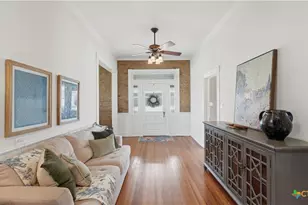 431 E Commerce St, New Braunfels, TX 78130 - Photo 8