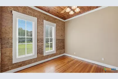 431 E Commerce Street, New Braunfels, TX 78130 - Photo 30