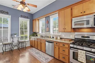 431 E Commerce St, New Braunfels, TX 78130 - Photo 14