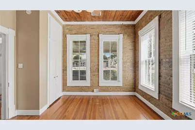 431 E Commerce Street, New Braunfels, TX 78130 - Photo 32