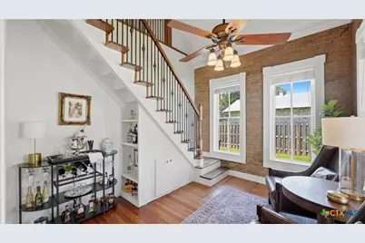 431 E Commerce Street, New Braunfels, TX 78130 - Photo 10