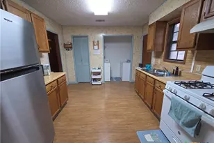 1301 W Mesquite St, Little River Academy, TX 76554 - Photo 10