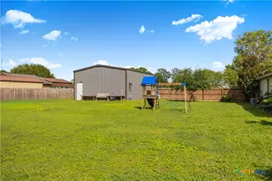 404 Cottonwood, Victoria, TX 77904 - Photo 12