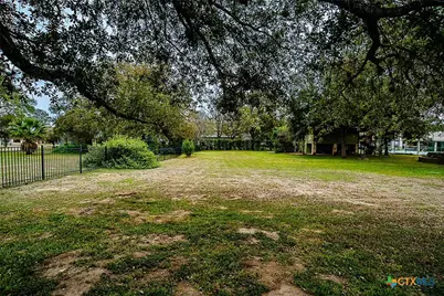 187 Royal George Circle, Mcqueeney, TX 78123 - Photo 4