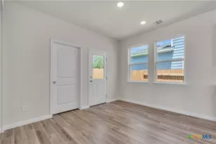 401 Dobson, Killeen, TX 76542 - Photo 18