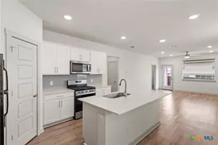 328 Fairfax Ave, San Marcos, TX 78666 - Photo 6
