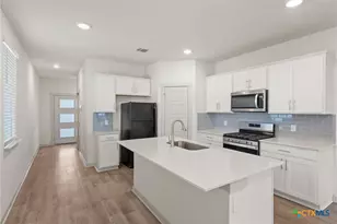 328 Fairfax Ave, San Marcos, TX 78666 - Photo 4