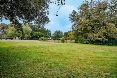 123 Royal Goerge Circle, Mcqueeney, TX 78123 - Photo 6