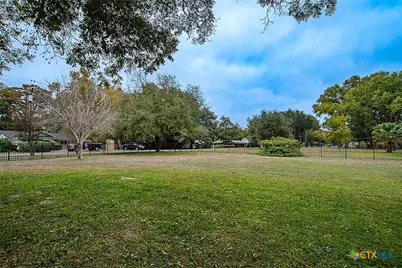 123 Royal Goerge Circle, Mcqueeney, TX 78123 - Photo 4