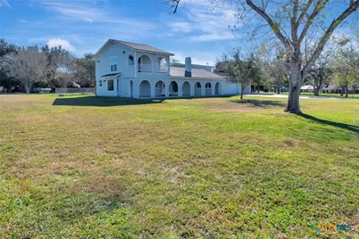 445 Lakeshore Drive, Victoria, TX 77905 - Photo 38