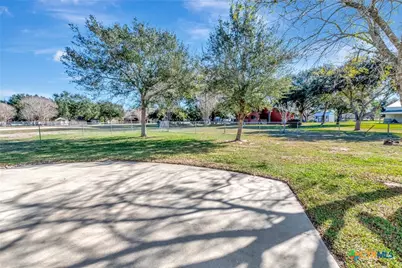 445 Lakeshore Drive, Victoria, TX 77905 - Photo 32