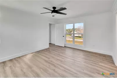 445 Lakeshore Drive, Victoria, TX 77905 - Photo 28