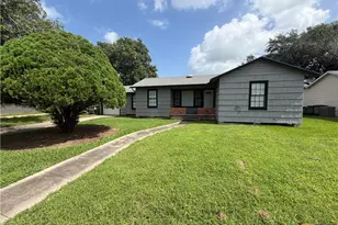 602 E Rosebud, Victoria, TX 77901 - Photo 2