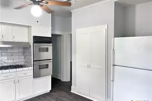 420 Willow Ave, New Braunfels, TX 78130 - Photo 6