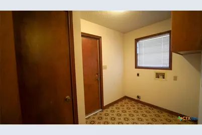 109 Oxford Street, Victoria, TX 77904 - Photo 8