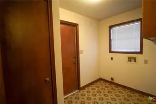 109 Oxford St, Victoria, TX 77904 - Photo 8