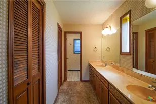 109 Oxford St, Victoria, TX 77904 - Photo 10